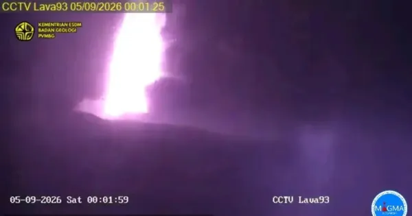 Gunung Anak Krakatau Erupsi