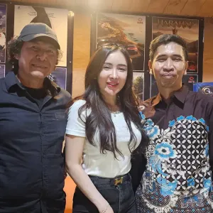 Harris Cinnamon Uci Sucita dan Adhi Kartiwa