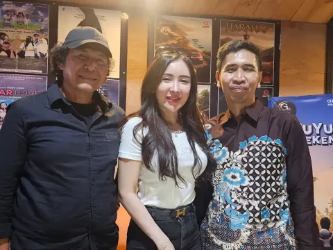 Harris Cinnamon Uci Sucita dan Adhi Kartiwa