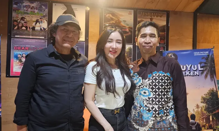 Harris Cinnamon Uci Sucita dan Adhi Kartiwa