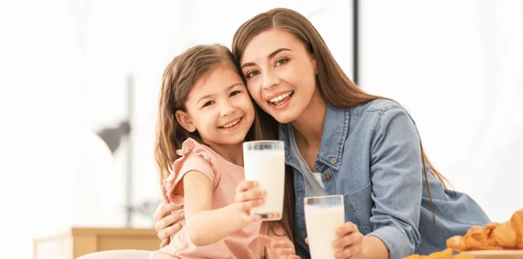 Ilustrasi konsumsi susu untuk anak