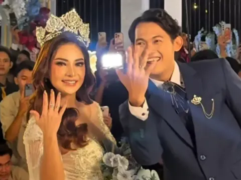 Irma Darmawangsa dan Irfan Sebastian Menikah