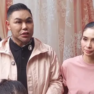 Ivan Gunawan dan Marsha Timothy dalam konferensi pers film Ibu Bagaimana Aku Tanpamu