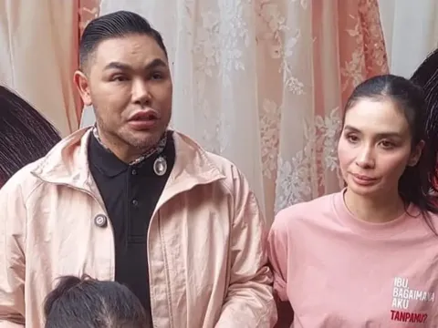 Ivan Gunawan dan Marsha Timothy dalam konferensi pers film Ibu Bagaimana Aku Tanpamu