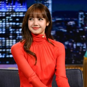 Jika tidak jadi idol, Lisa BLACKPINK  puya plan b jadi performer di Disneyland