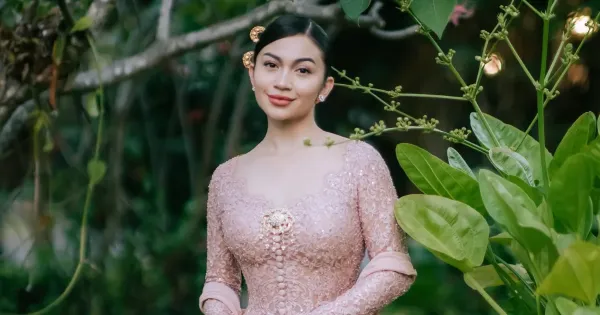 Kebaya Ariel Tatum