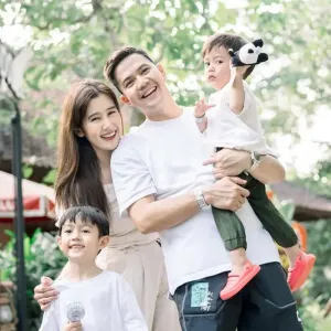 Keluarga Ardina Rasti dan Arie Dwi Andhika