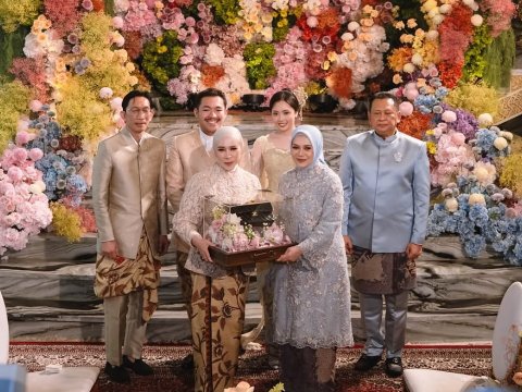 Lamaran Anak Melly Goeslow