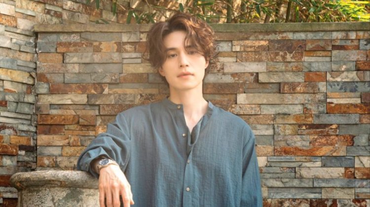 Lee Dong Wook diterpa isu penggemar yang mengaku jadi pacarnya.