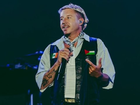 Macklemore Didepak dari Tur Ed Sheeran