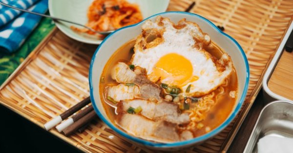 Makanan yang Perlu Dibatasi Saat Makan Mi Instan Makanan yang Perlu Dibatasi Saat Makan Mi Instan