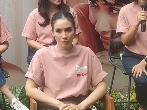 Marsha Timothy dalam konferensi pers film Ibu Bagaimana Aku Tanpamu