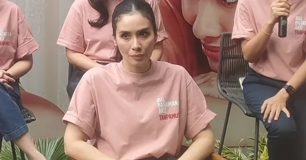 Marsha Timothy dalam konferensi pers film Ibu Bagaimana Aku Tanpamu