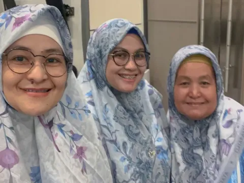 Mita the virgin umrah