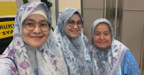 Mita the virgin umrah