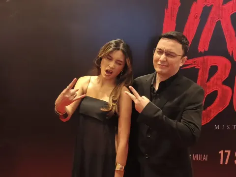 Naura Hakim dan Dimas Aditya di Gala Premier Urang Bunian