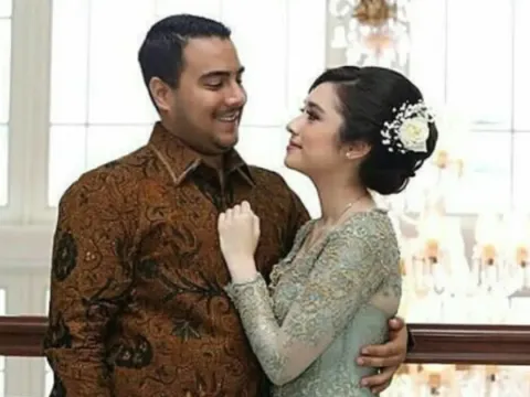 Nofel Saleh Hilabi dan Amanda Rigby