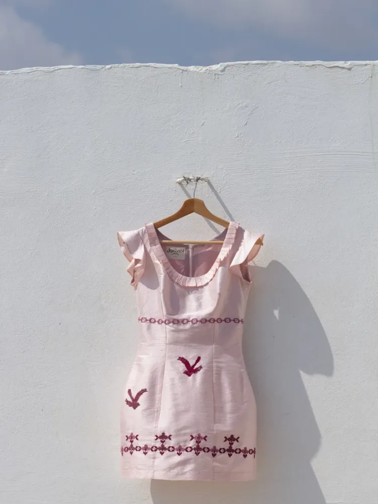 Olivia Rodrigo Dress Pink Palestina (2) Dress Olivia Rodrigo karya para pengrajin Palestina. Foto: Dok. Instagram @nolcollective