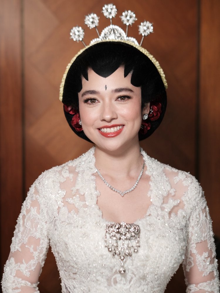 Paes Pengantin Amanda Rigby Detail makeup dan paes Amanda Rigby. Foto: Dok. Instagram @leoafandi_