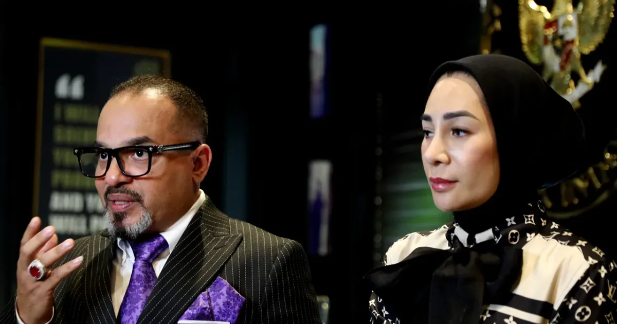 Pengacara Misyal B Achmad bersama Erin