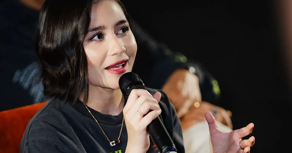 Prilly Latuconsina_Foto Reza Wibisono