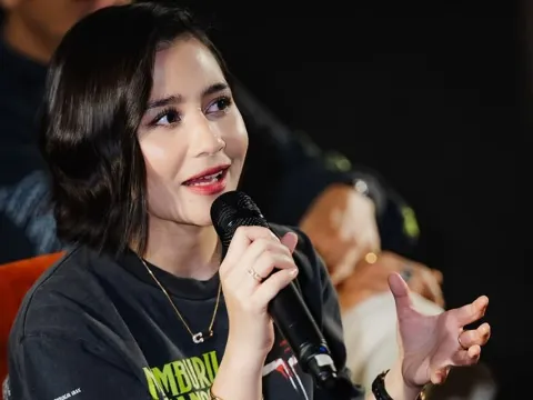 Prilly Latuconsina_Foto Reza Wibisono