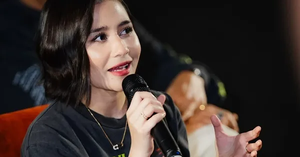 Prilly Latuconsina_Foto Reza Wibisono
