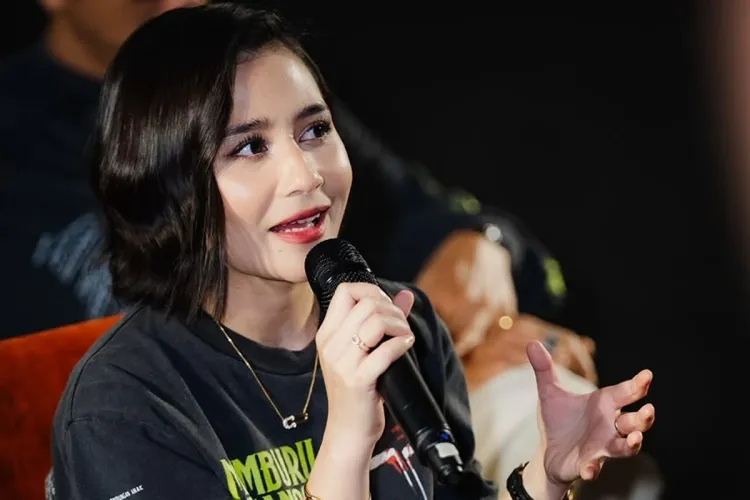 Prilly Latuconsina_Foto Reza Wibisono