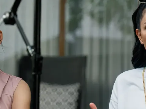 Raihaanun dan Nikita Mirzani dalam Beautiful Pain