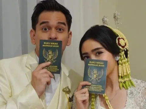 Rangga azof febby rastanty biarkan hati bicara