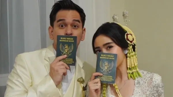 Rangga azof febby rastanty biarkan hati bicara