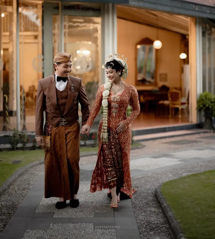 Resepsi Tunku Aishah Johara (3) Tunku Aishah Johara dan Muhammad Idris Ismail Yahya. Foto: Dok. Instagram @didietmaulana