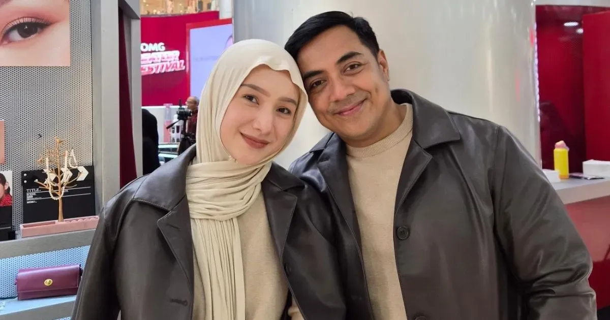Riza Muhammad dan Indri Giana