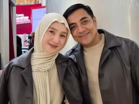 Riza Muhammad dan Indri Giana