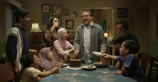 Salah satu adegan menampilkan Mathias Muchus di Film Istimewa Salah satu adegan menampilkan Mathias Muchus di Film Istimewa