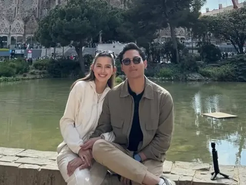 Sarah Menzel dan Azriel Hermansyah
