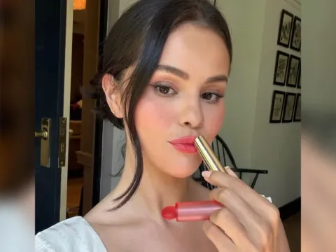 Selena gomez