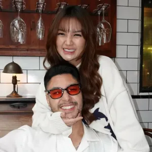 Siti Badriah dan Krisjiana Baharudin