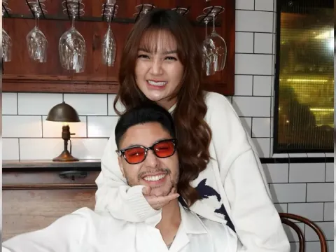 Siti Badriah dan Krisjiana Baharudin