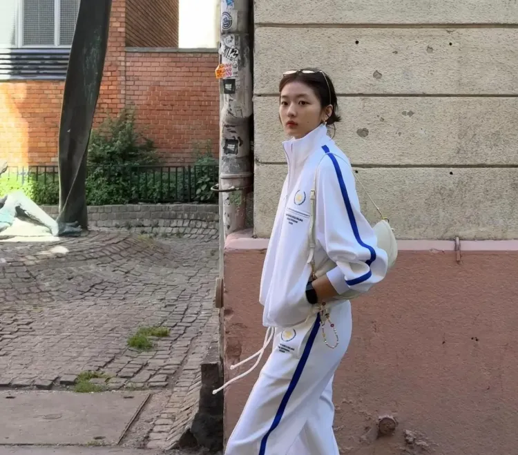 Sun Qian Fashion Gaya kasual Sun Qian yang tetap stylish. Foto: Dok. Instagram @sq_niki