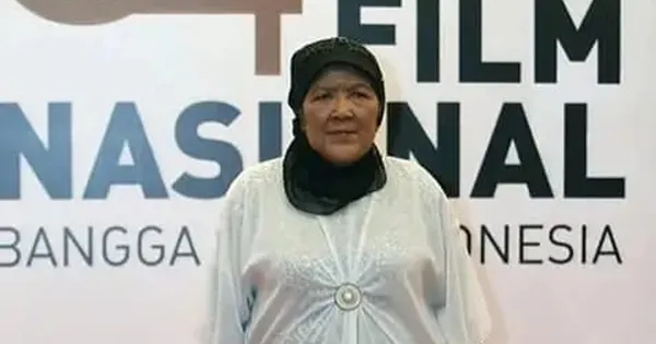 Sutradara dan penulis skenario Ida Farida Sutradara dan penulis skenario Ida Farida