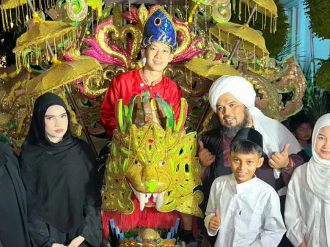 Willie Salim Diarak Sunat
