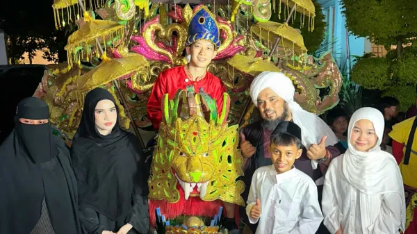 Willie Salim Diarak Sunat