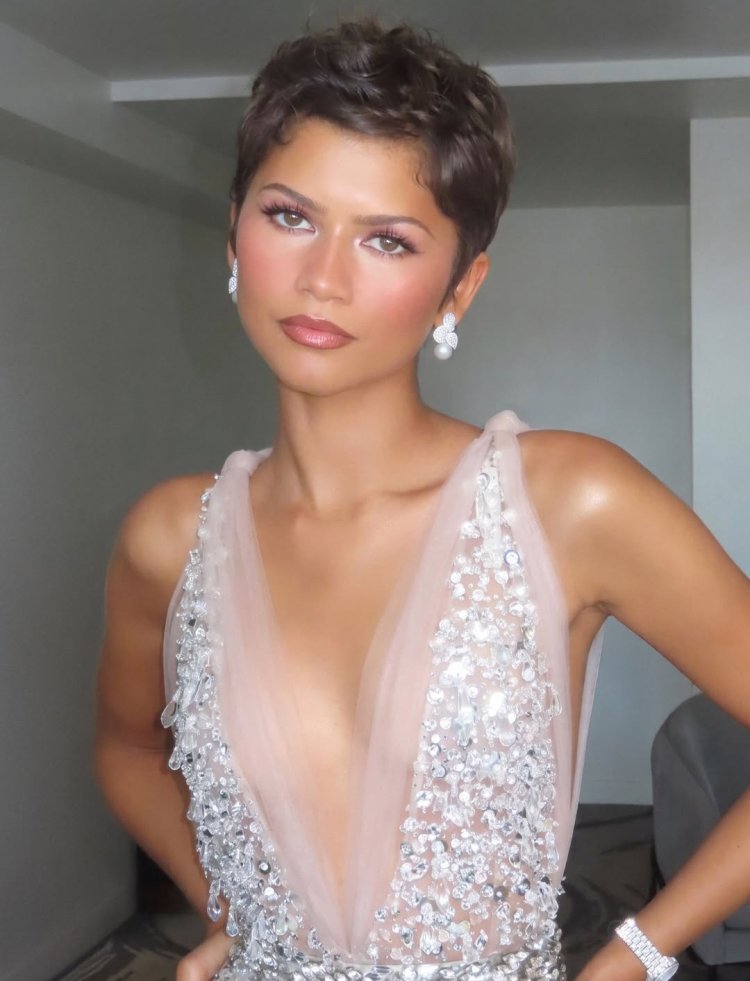 Zendaya makeup emmy awards 2026 1 Makeup glam tahun 90-an ala Zendaya (Foto: Instagram/ernestocassilas)