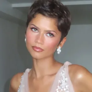 Zendaya makeup emmy awards 2026