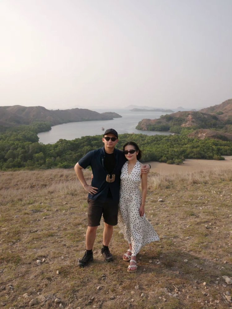 Prilly Latuconsina merayakan ulang tahun di Pulau Rinca bersama Omara Esteghlal.(IG Prilly L)