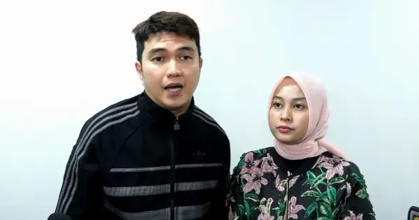 Aldi Taher bersama istri Salsabillih Aldi Taher bersama istri Salsabillih