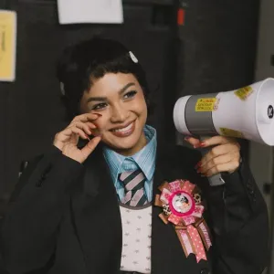 Andien dalam video musik Naksir