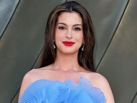 Anne hathaway