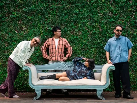Ari Lesmana Lafa Pratomo dan White Chorus